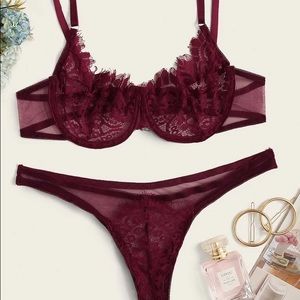 Contrast Lace Sheer Mesh Underwire Lingerie Set